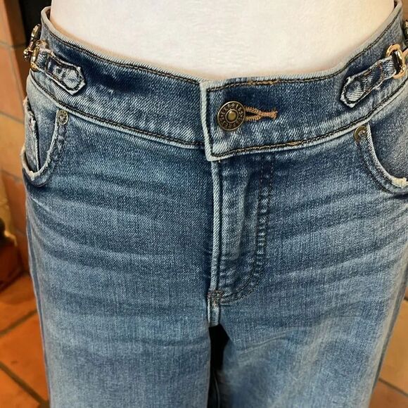 Express 70s Horse-bit Chain Mid-Rise Flare Jeans, size 8S - Picture 2 of 12